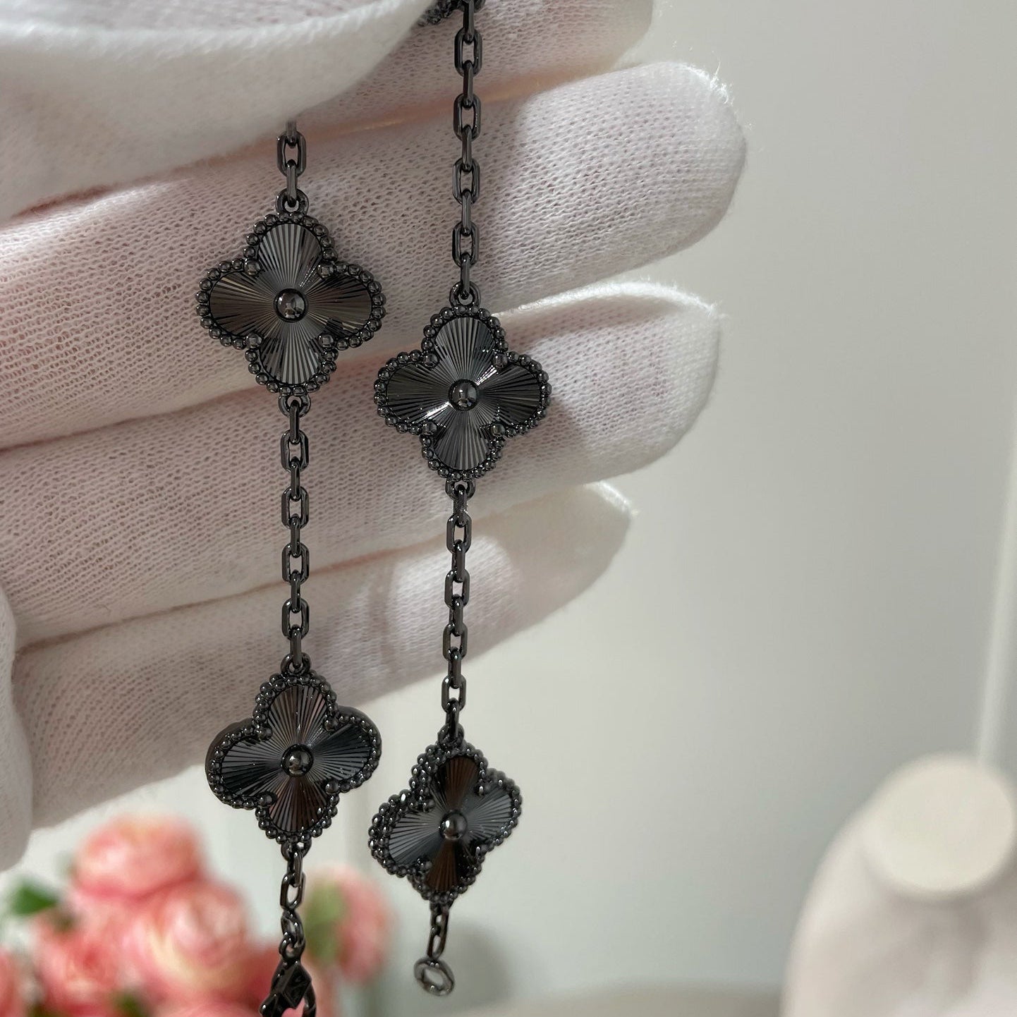 [Love Lucky]CLOVER 5 MOTIF BLACK BRACELET