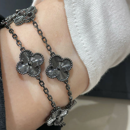 [Love Lucky]CLOVER 5 MOTIF BLACK BRACELET