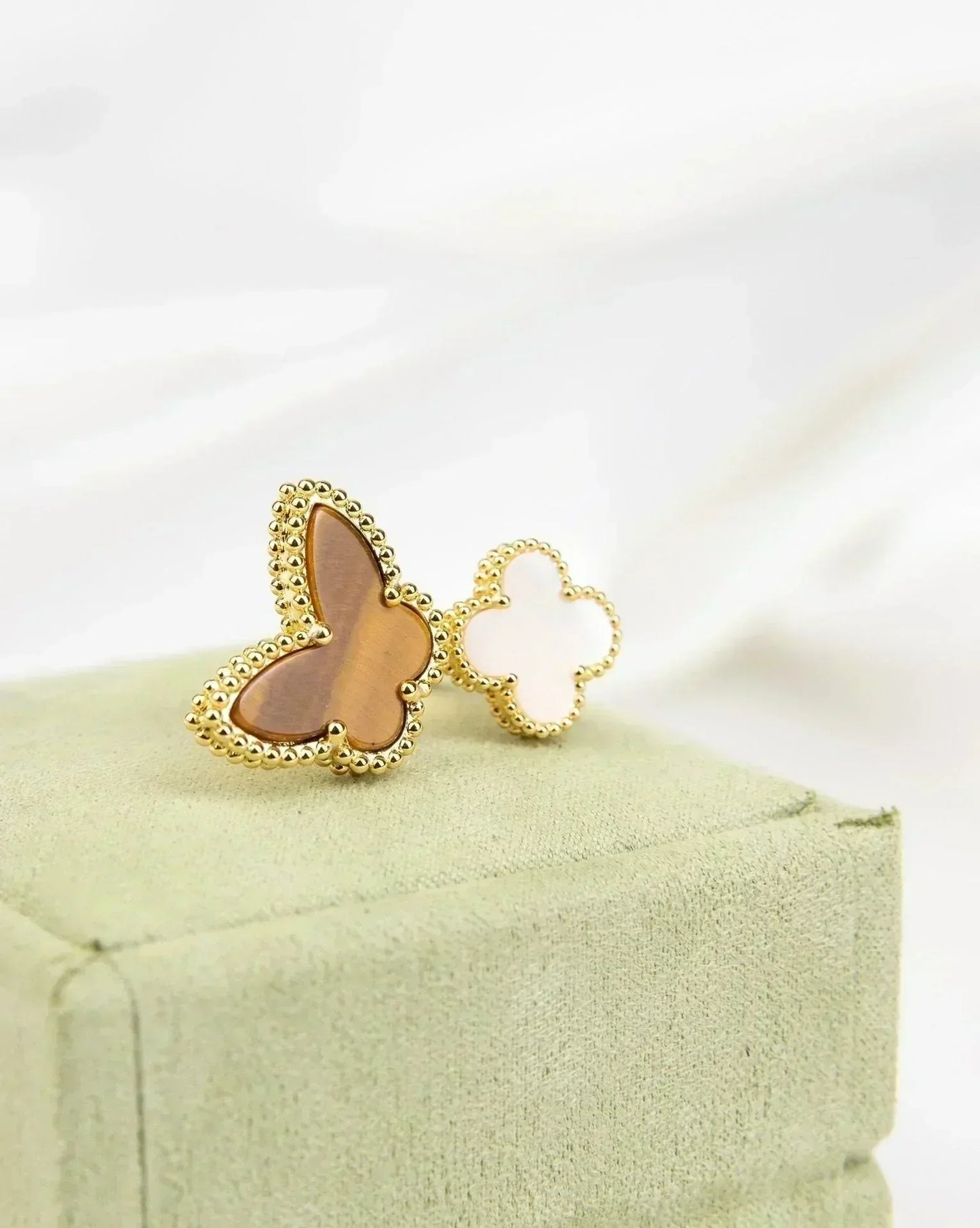 [Love Lucky]LUCKY BETWEEN THE FINGER RING