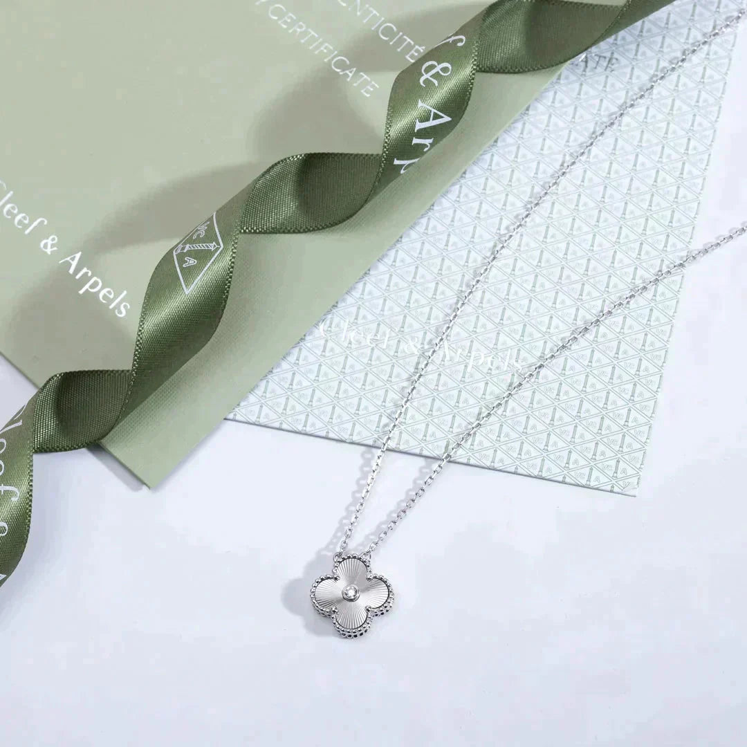 [Love Lucky]CLOVER  15MM DIAMOND LASER NECKLACE SILVER