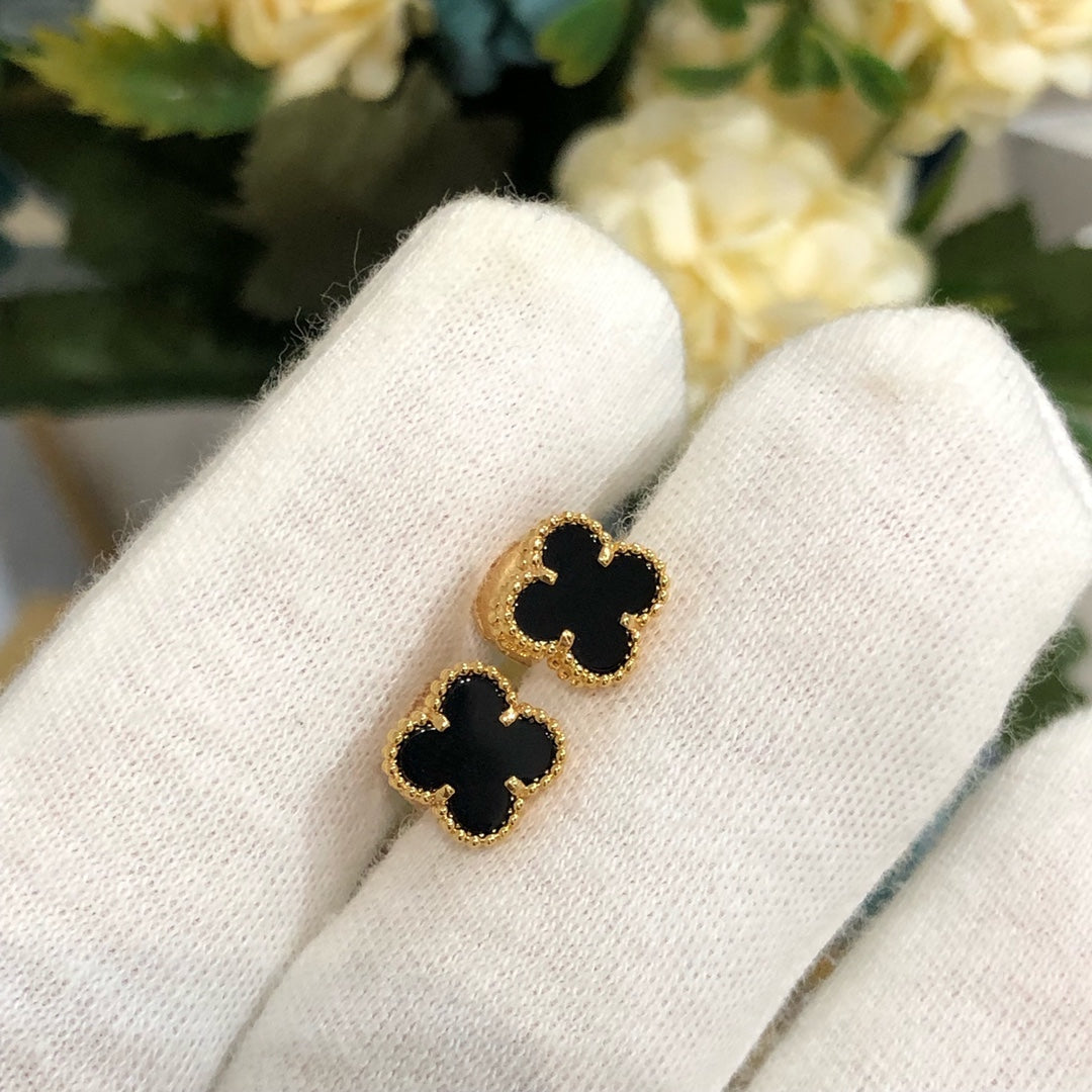 [Love Lucky]CLOVER MINI GOLD EARRINGS