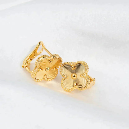 [Love Lucky]CLOVER MEDIUM 1 MOTIFS LASER EARRINGS