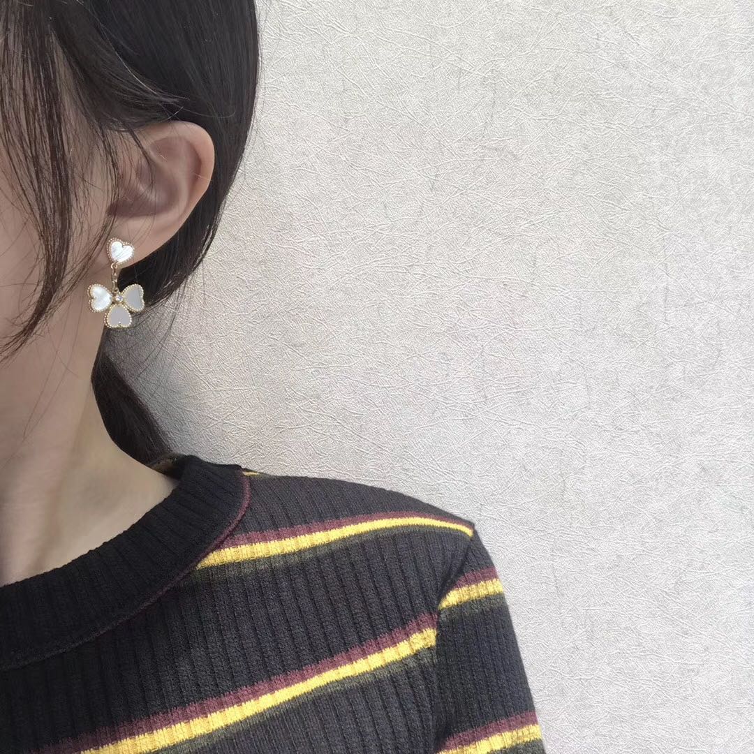 [Love Lucky]CLOVER SWEET WHITE MOP EARRINGS