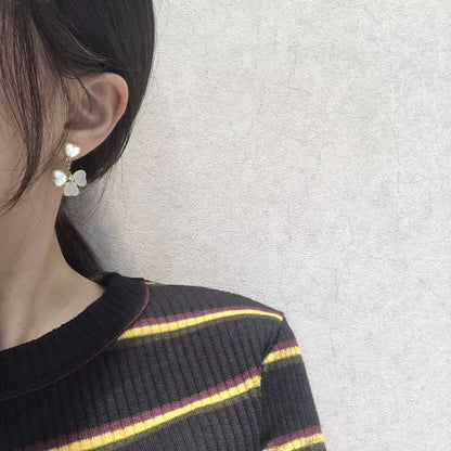 [Love Lucky]CLOVER SWEET WHITE MOP EARRINGS