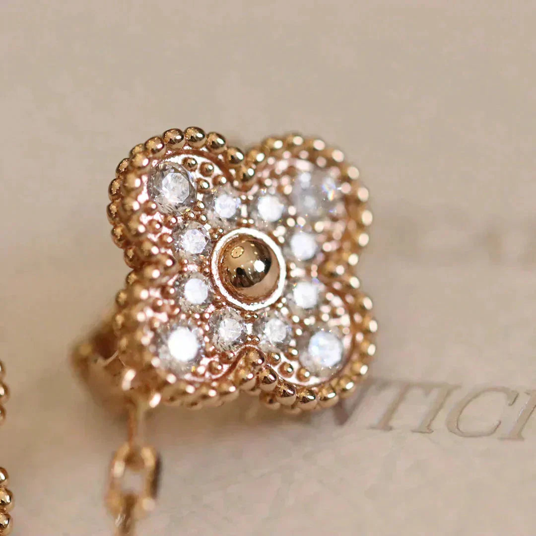 [Love Lucky]CLOVER MEDIUM 1 MOTIFS FUll DIAMOND EARRINGS