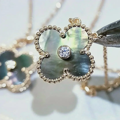 [Love Lucky]CLOVER 15MM DIAMOND AND MOTHER-OF-GREY NECKLACE