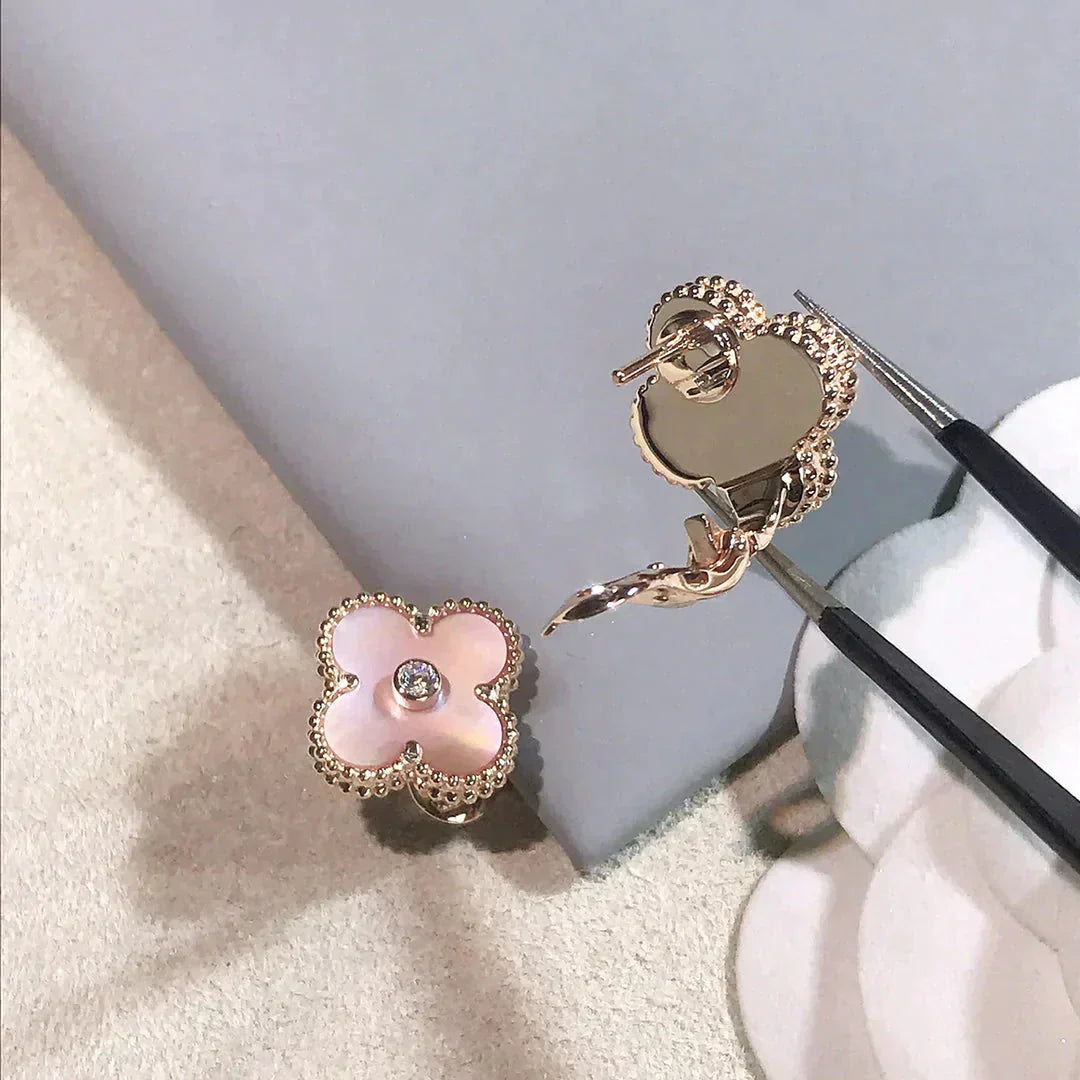 [Love Lucky]CLOVER MEDIUM 1 MOTIFS  PINK MOP DIAMOND EARRINGS