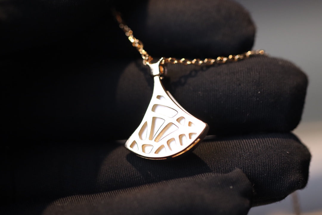 [Love Lucky]DREAM NECKLACE WHITE MOP PINK GOLD 1 DIAMOND