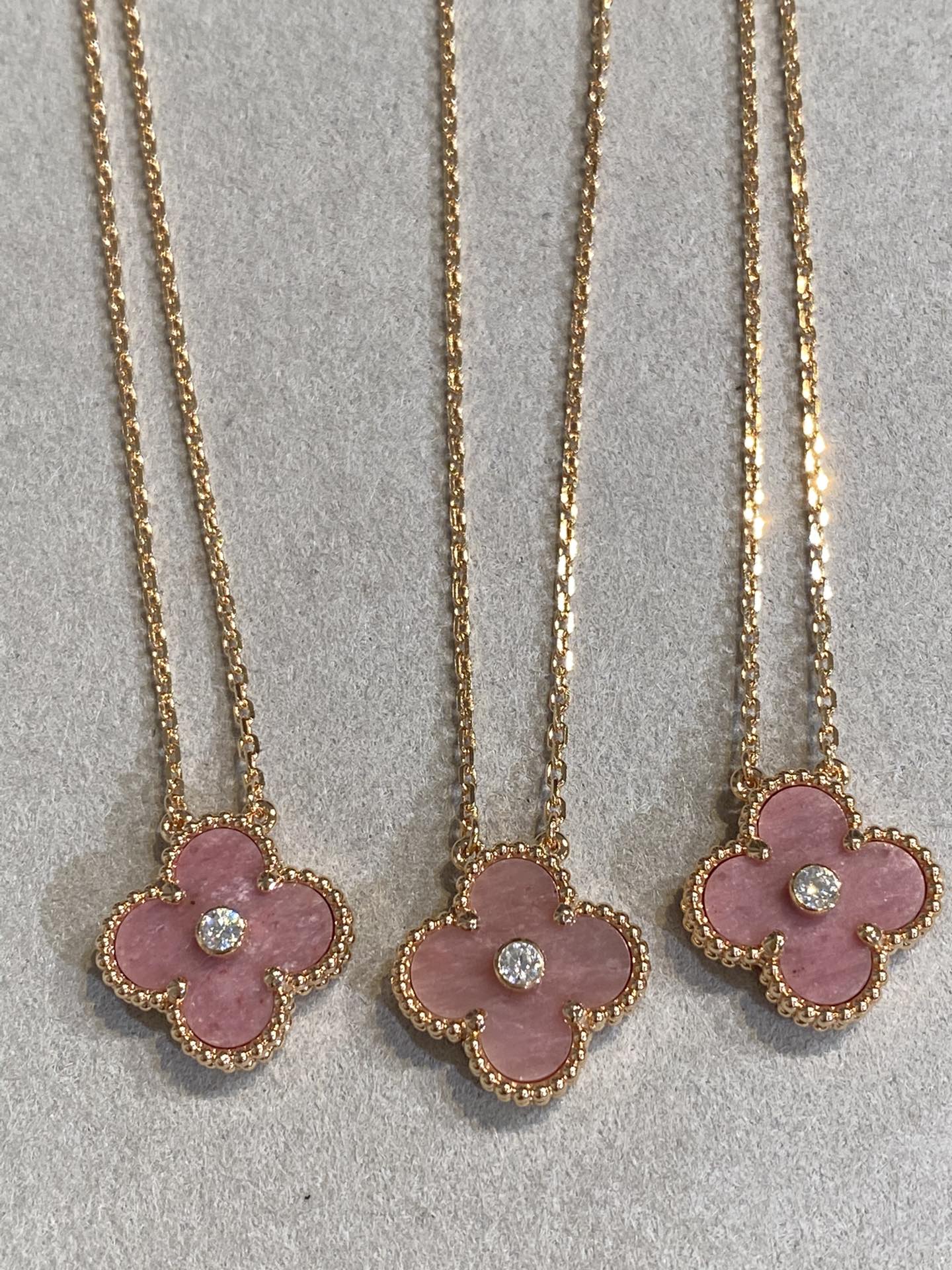 [Love Lucky]CLOVER 15MM DIAMOND RHODONITE NECKLACE