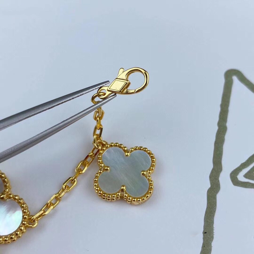 [Love Lucky]MAGIC CLOVER MOP GOLD BRACELET 5 MOTIFS