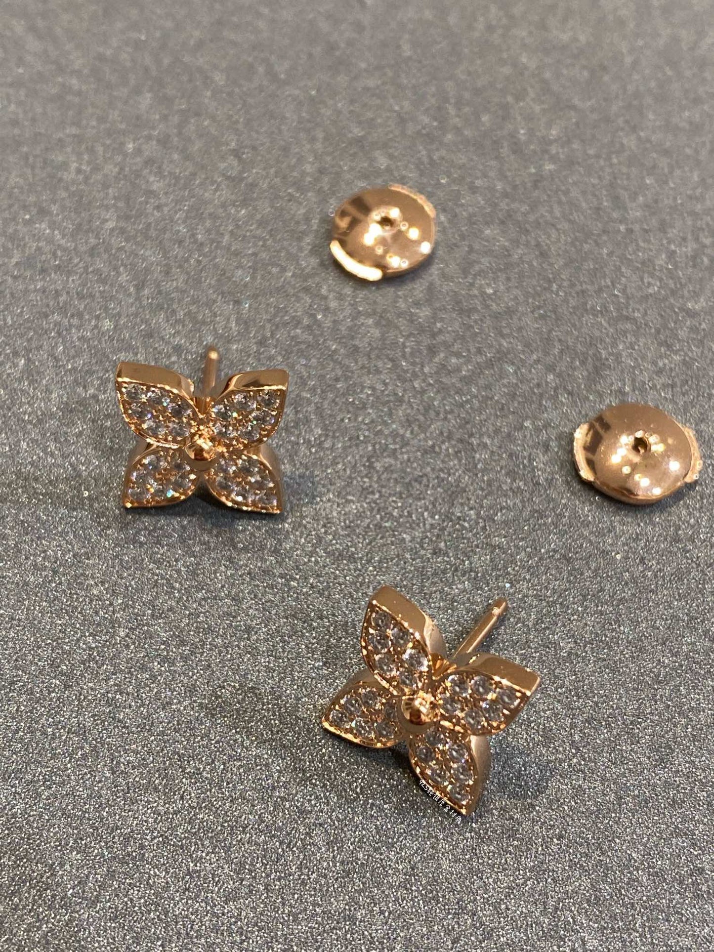 [Love Lucky]STAR DIAMOND EARRINGS