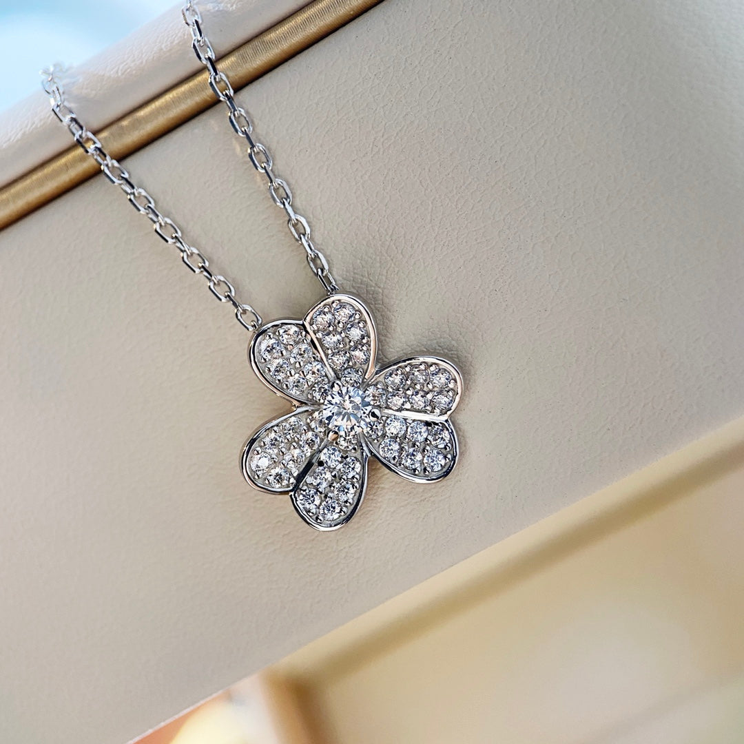 [Love Lucky]CLOVER DIAMOND NECKLACE SILVER