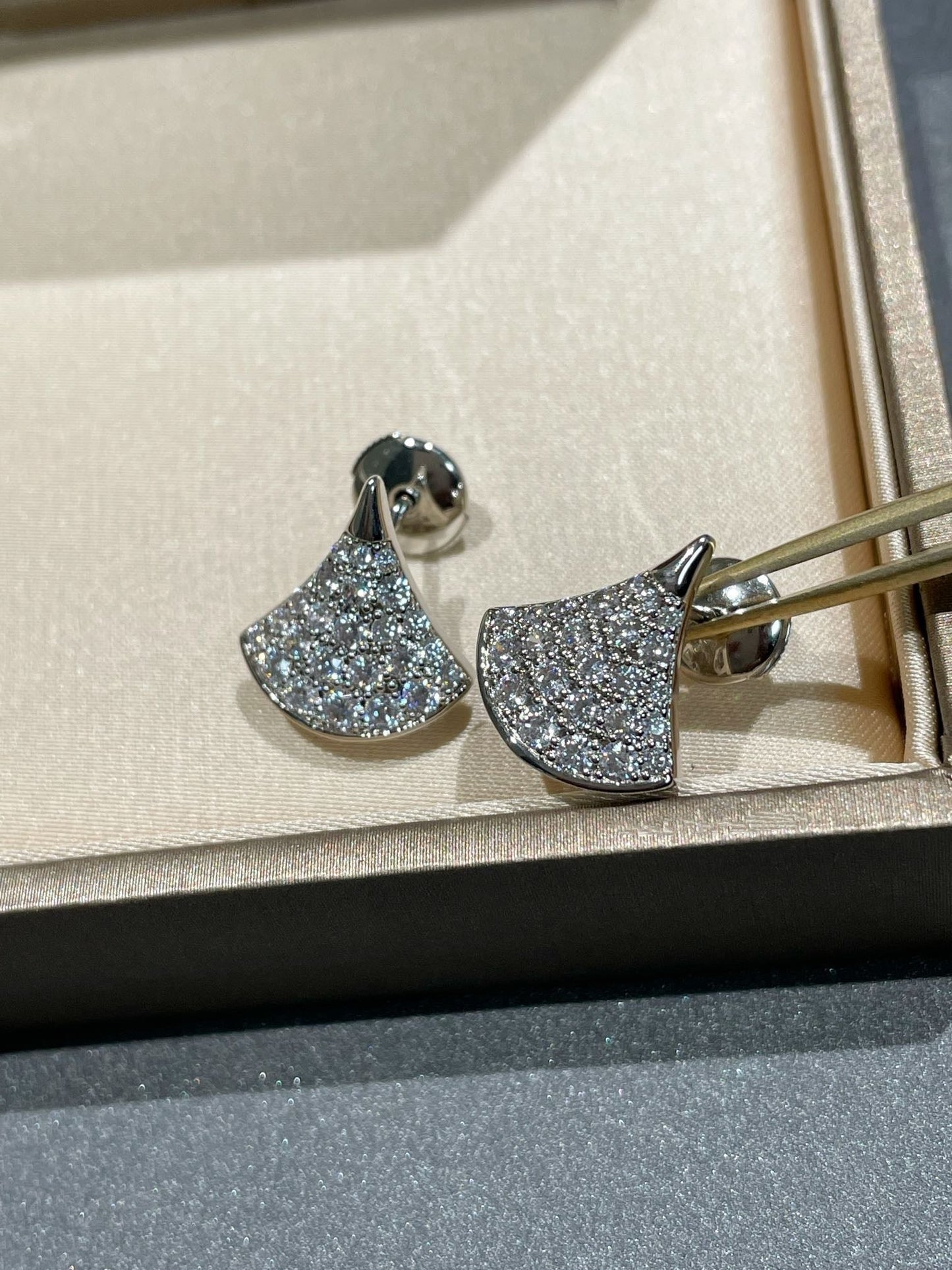 [Love Lucky]DREAM STUD EARRINGS DIAMOND