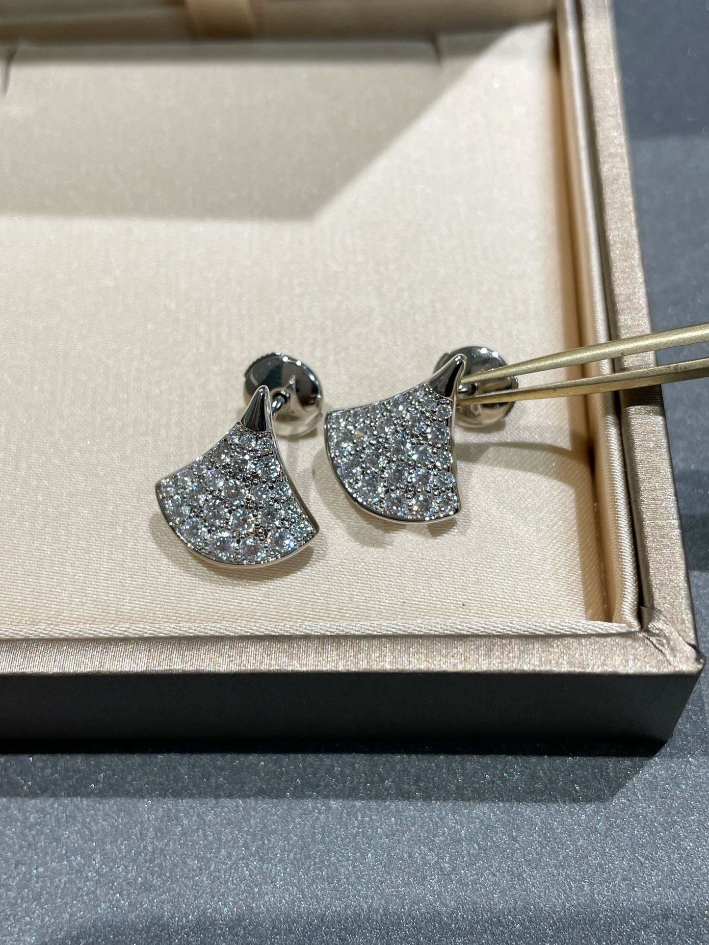 [Love Lucky]DREAM STUD EARRINGS DIAMOND
