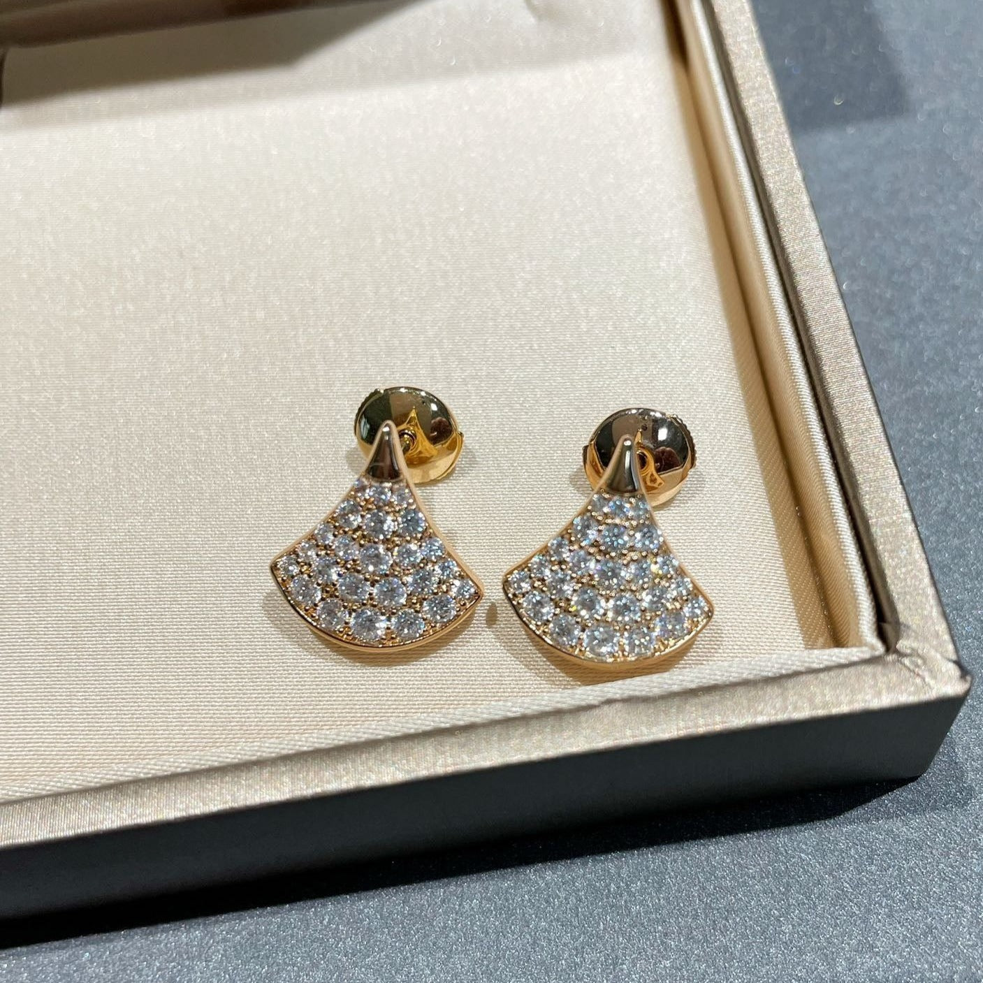 [Love Lucky]DREAM STUD EARRINGS DIAMOND