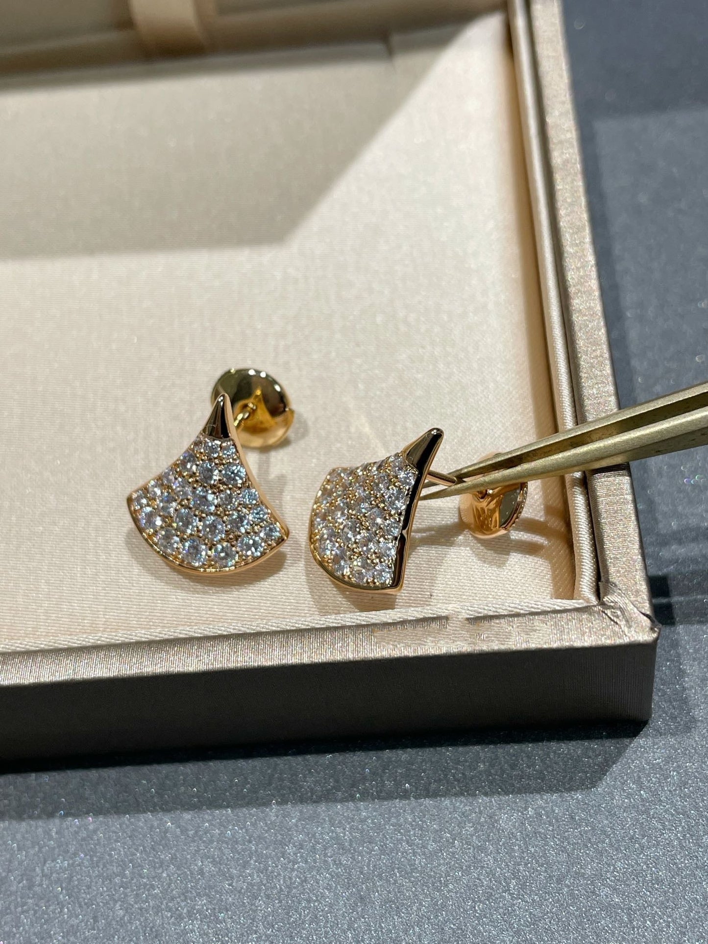 [Love Lucky]DREAM STUD EARRINGS DIAMOND