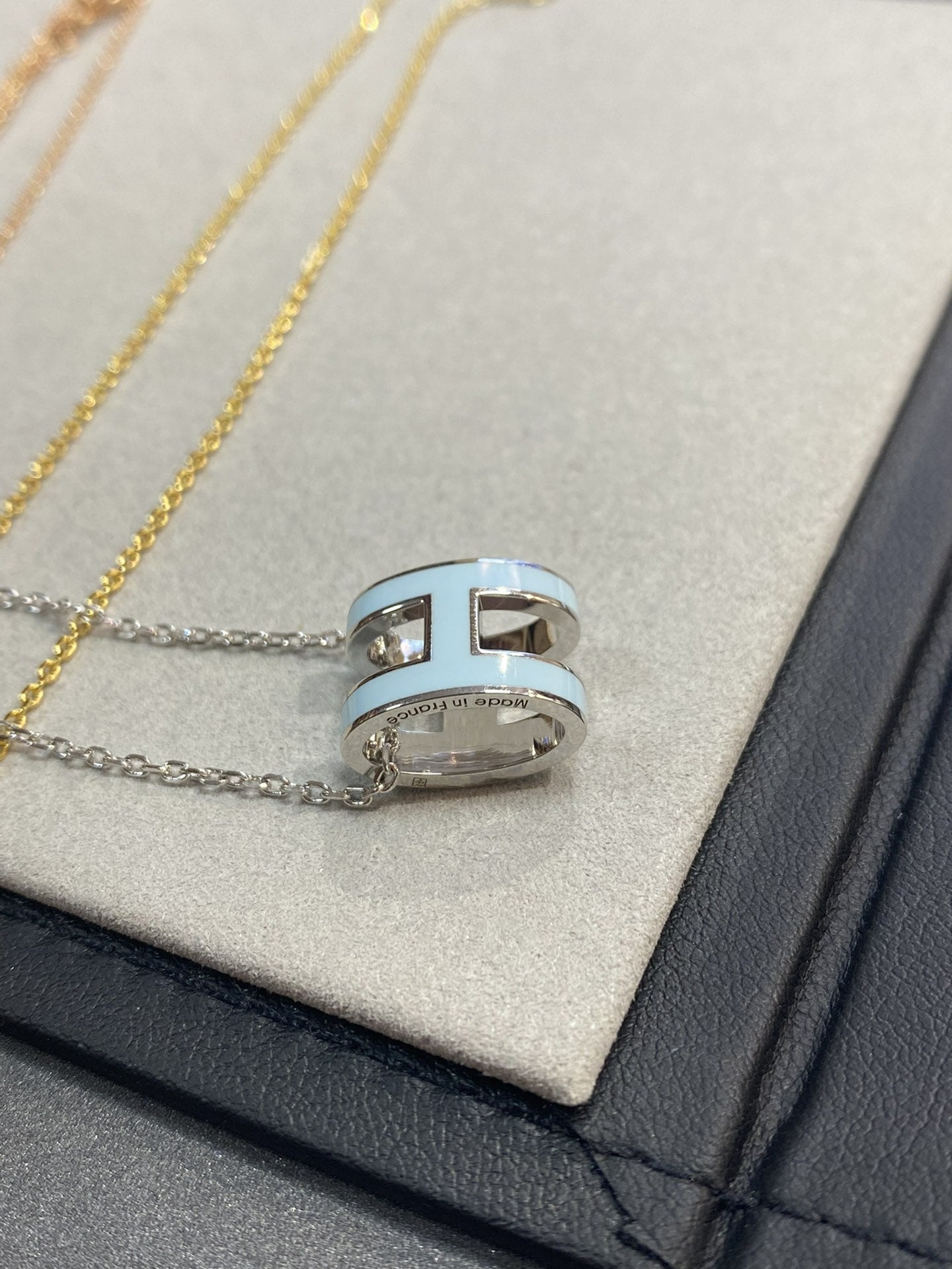 [Love Lucky]POP H LIGHT BLUE NECKLACE