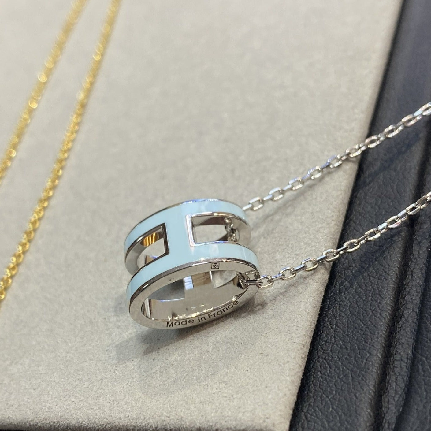 [Love Lucky]POP H LIGHT BLUE NECKLACE