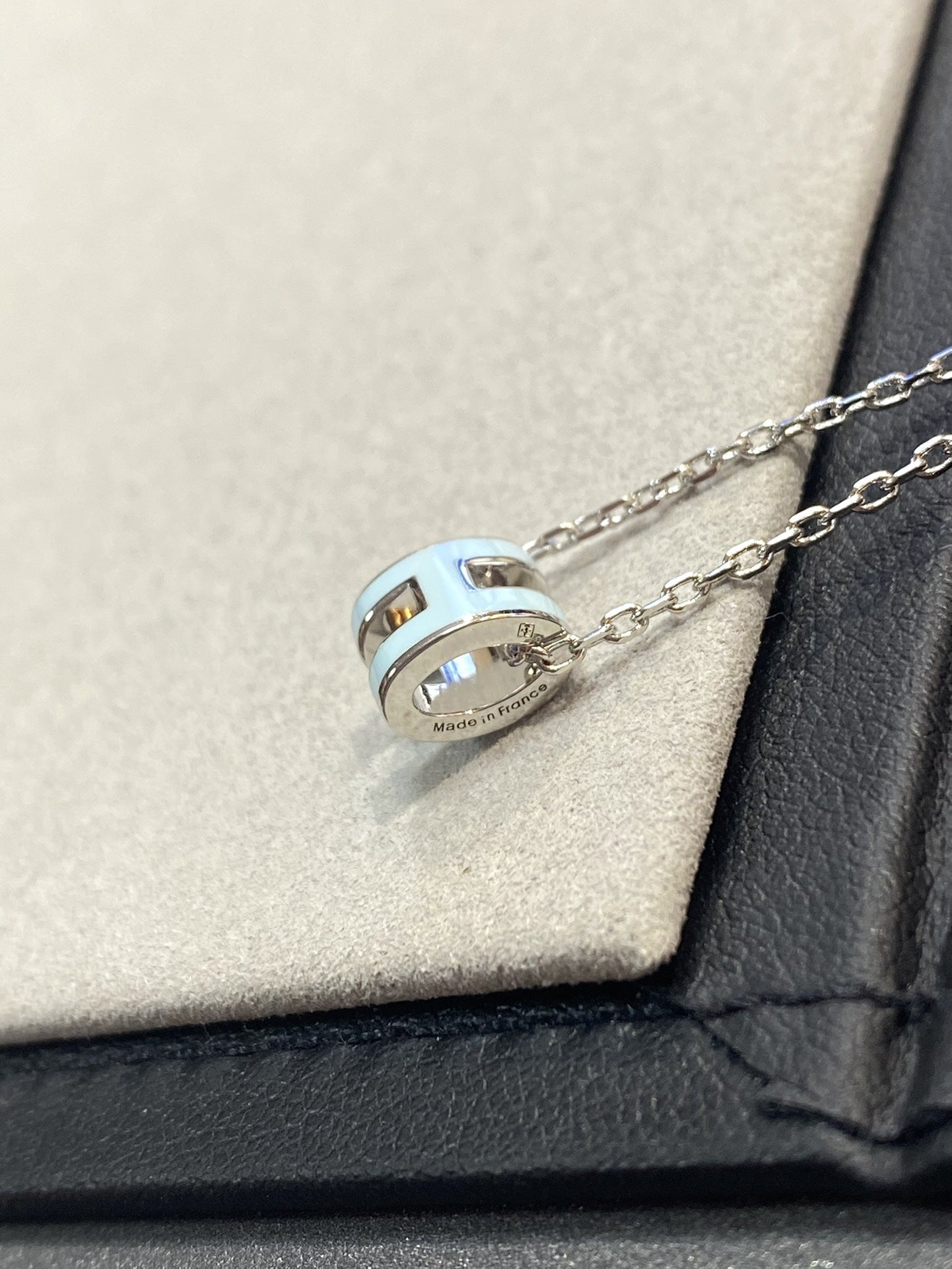 [Love Lucky]POP H LIGHT BLUE NECKLACE