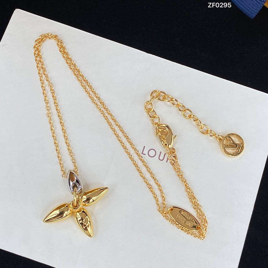 [Love Lucky]LOUISETTE PEDANT GOLD NECKLACE