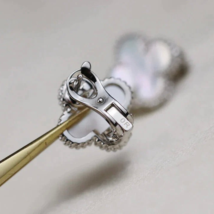 [Love Lucky]CLOVER MEDIUM 1 MOTIFS  WHITE MOP EARRINGS SILVER
