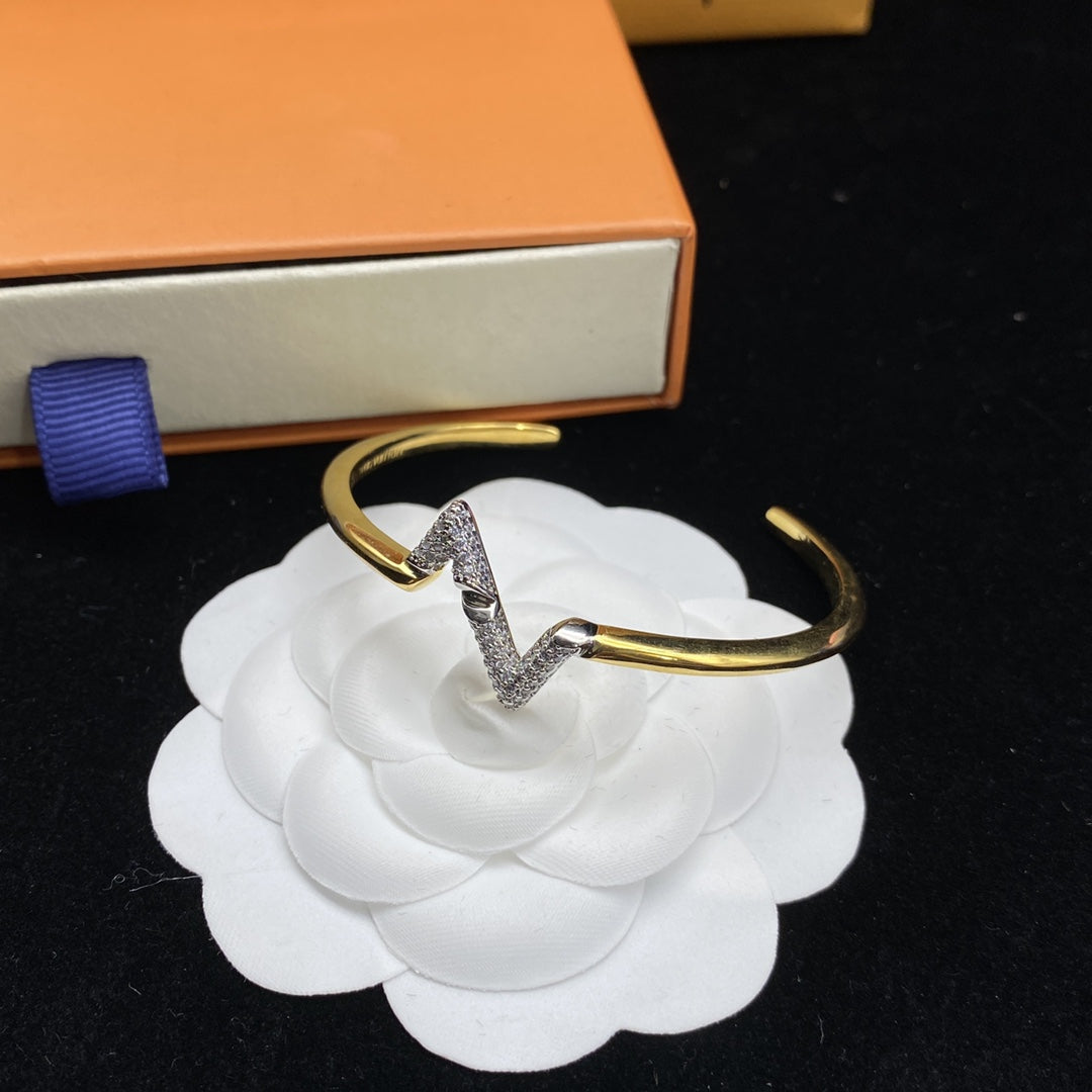 [Love Lucky]VOLTE UPSITE DOWN DIAMOND GOLD OPEN BRACELET