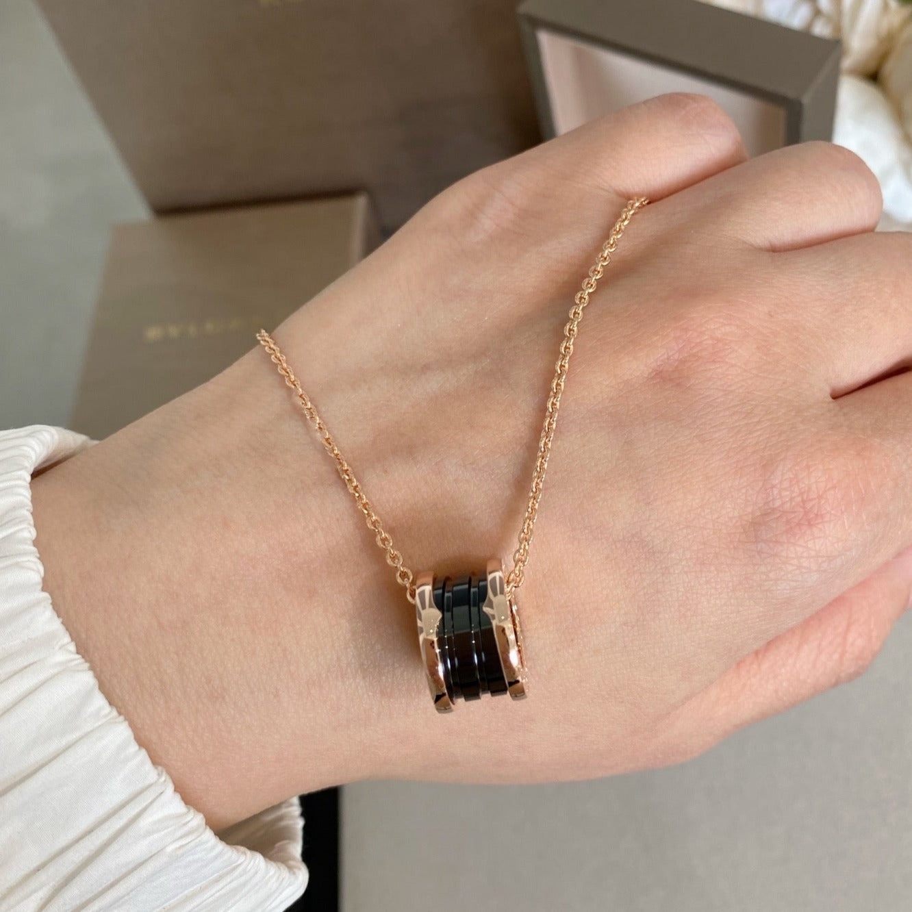 [Love Lucky]ZERO 1 BLACK CERAMIC PINK GOLD NECKLACE