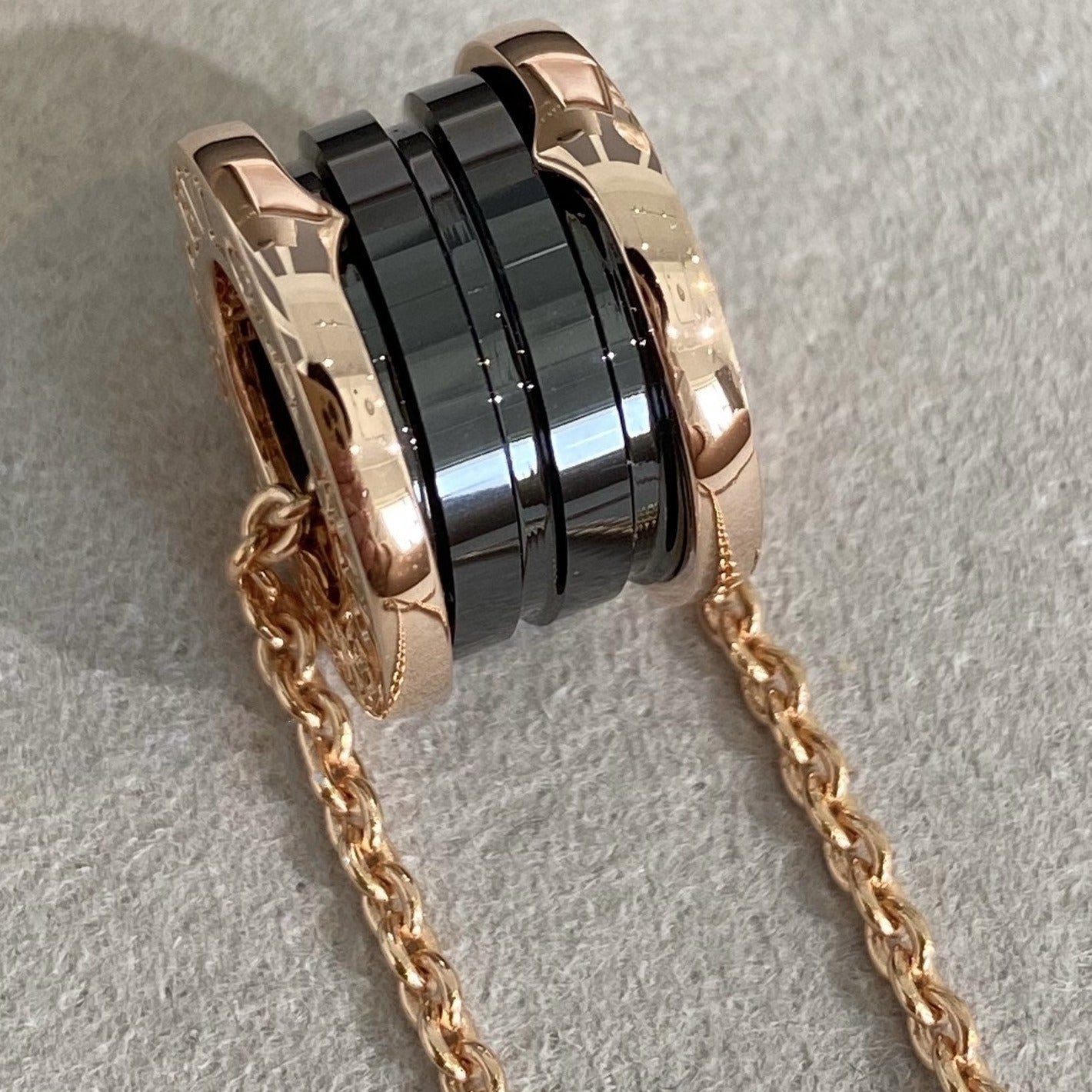 [Love Lucky]ZERO 1 BLACK CERAMIC PINK GOLD NECKLACE
