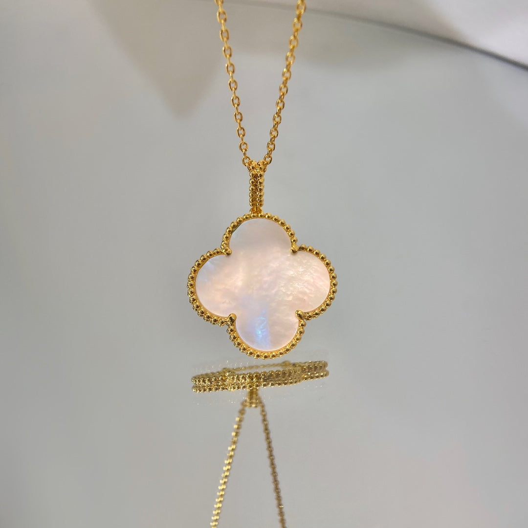 [Love Lucky]CLOVER 25MM MOP LARGE PENDANT NECKLACE