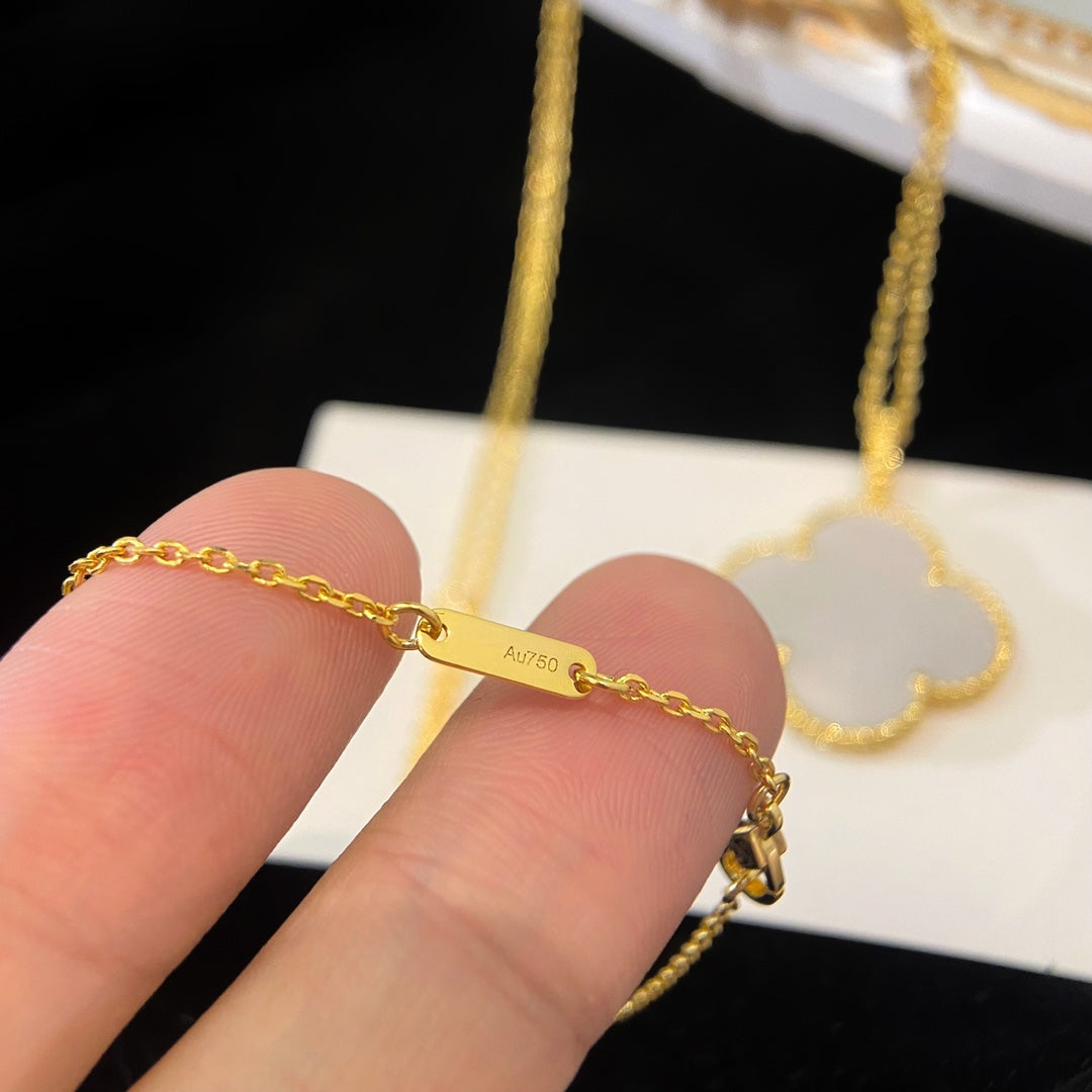 [Love Lucky]CLOVER 25MM MOP LARGE PENDANT NECKLACE