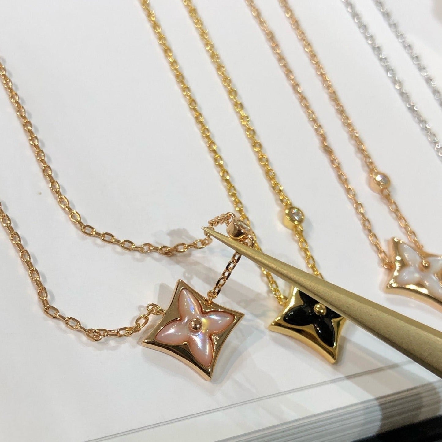 [Love Lucky]STAR BLACK MOP NECKLACE