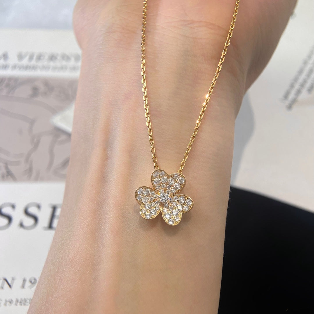 [Love Lucky]FLOWER DIAMOND NECKLACE