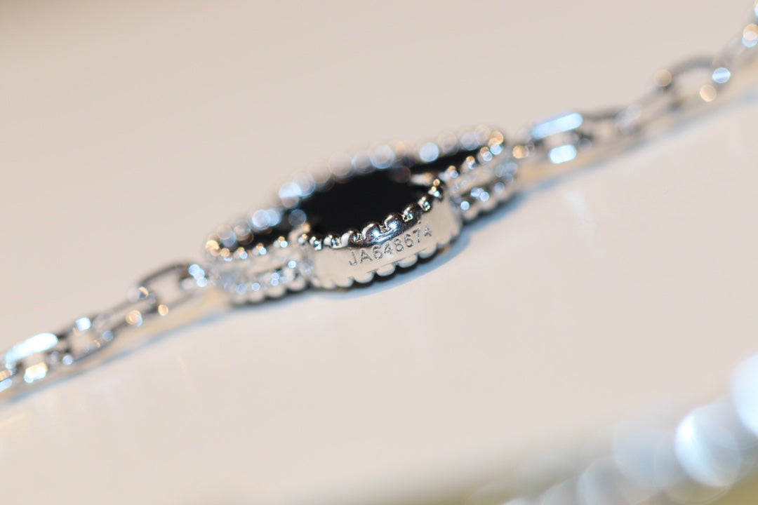 [Love Lucky]CLOVER 20 MOTIFS ONYX DIAMOND SILVER