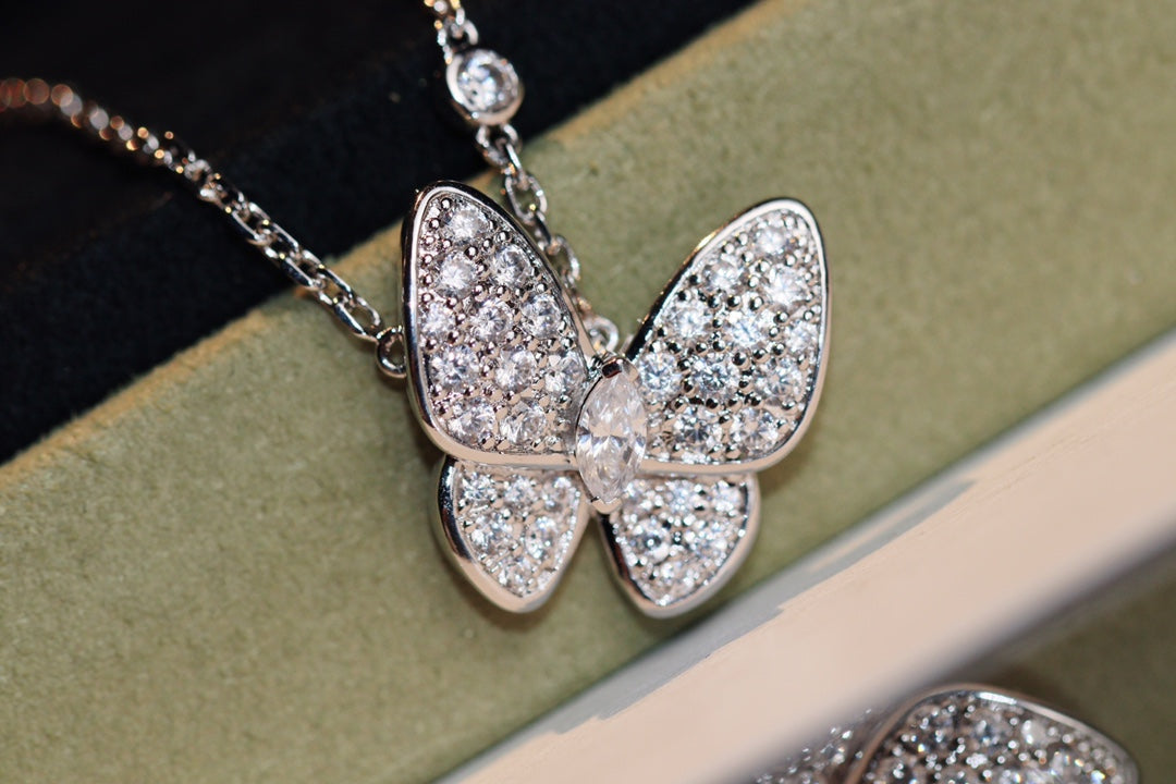 [Love Lucky]BUTTERFLY DIAMOND NECKLACE