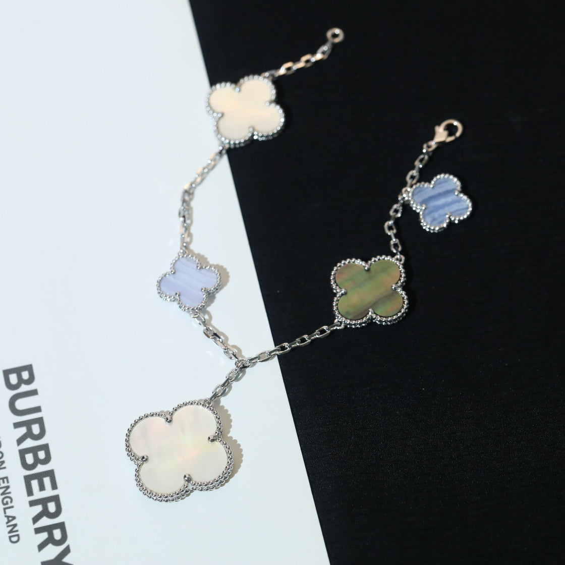 [Love Lucky]CLOVER BRACELET 5 MOTIFS MOP CHALCEDONY SILVER