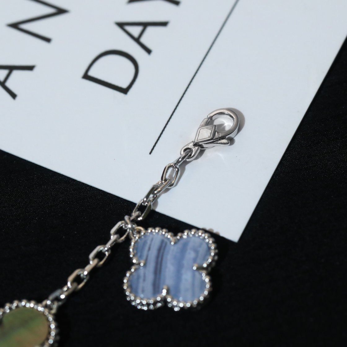 [Love Lucky]CLOVER BRACELET 5 MOTIFS MOP CHALCEDONY SILVER