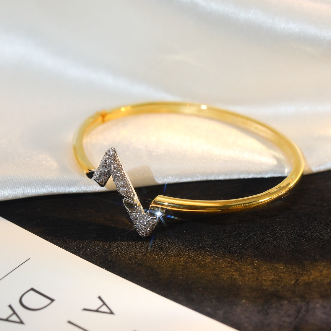 [Love Lucky]VOLTE UPSITE DOWN GOLD DIAMOND BRACELET