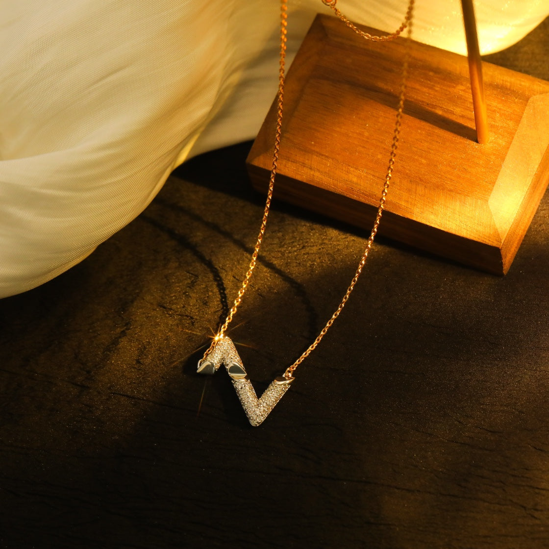 [Love Lucky]VOLT SILVER DIAMOND PEDANT NECKLACE