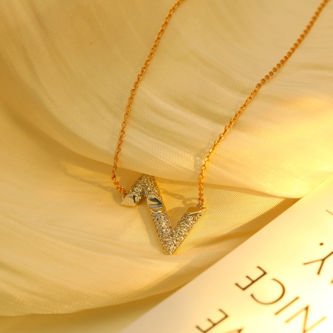 [Love Lucky]VOLT SILVER DIAMOND PEDANT NECKLACE