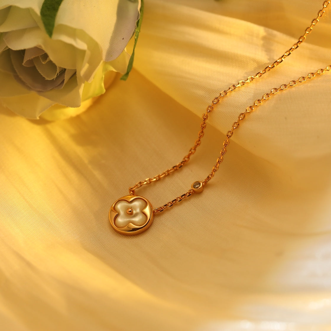 [Love Lucky]SUN PEDANT PINK GOLD 1 DIAMOND NECKLACE
