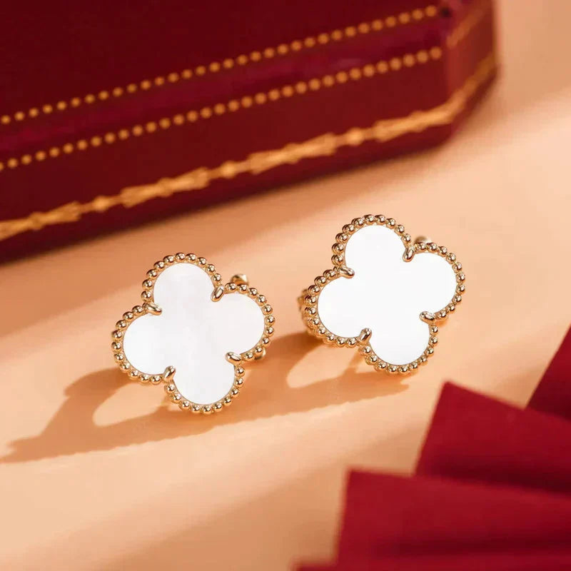 [Love Lucky]CLOVER MEDIUM 1 MOTIFS  WHITE MOP STUD EARRINGS
