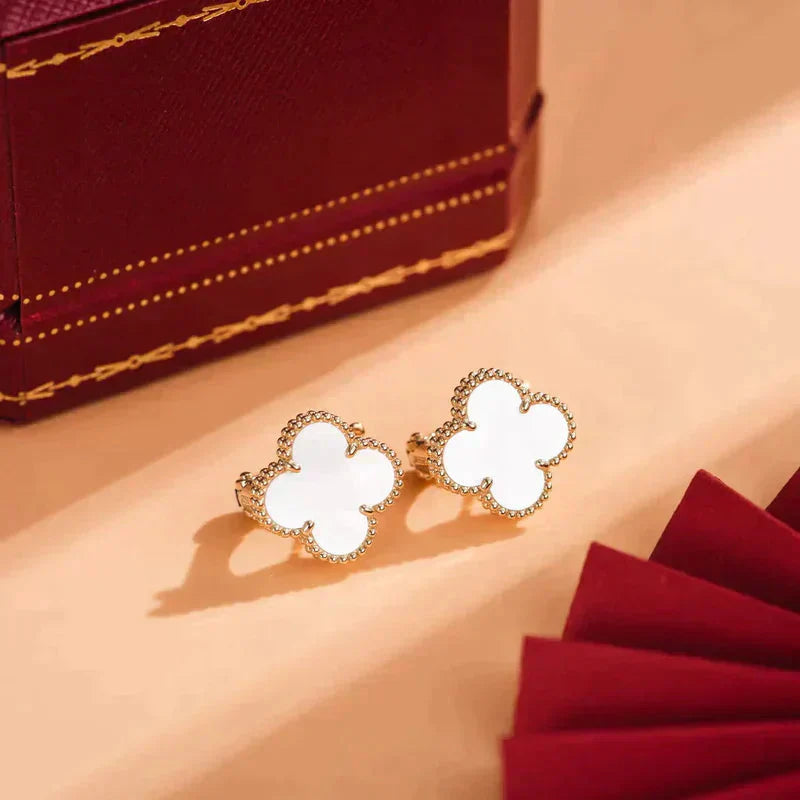 [Love Lucky]CLOVER MEDIUM 1 MOTIFS  WHITE MOP STUD EARRINGS