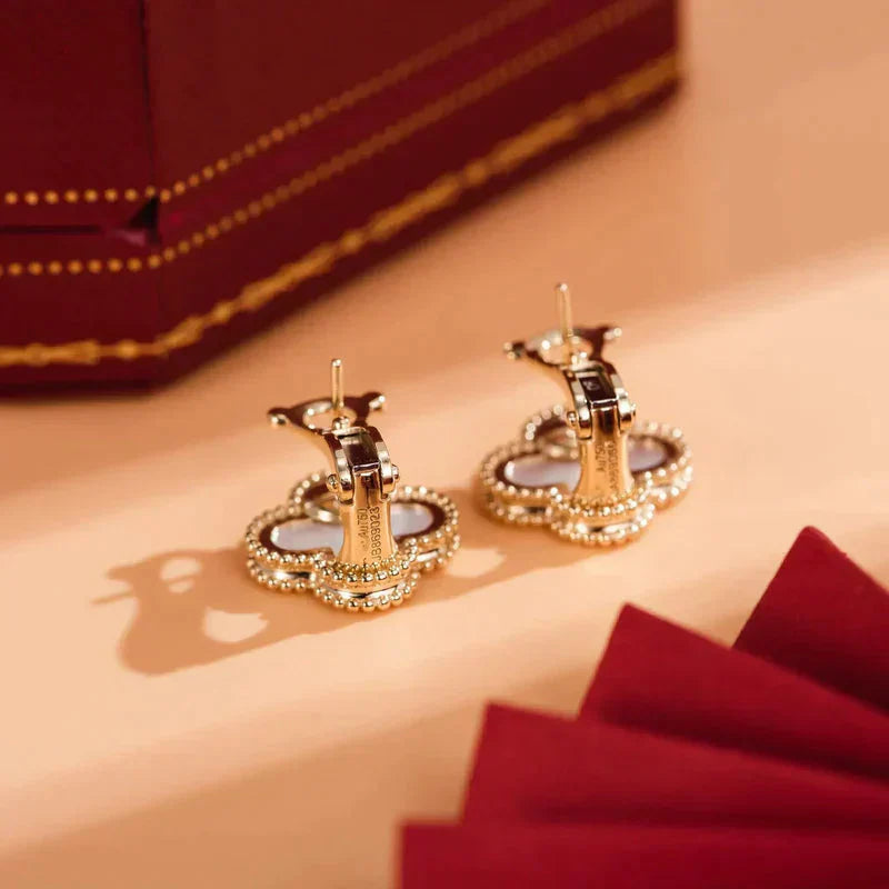 [Love Lucky]CLOVER MEDIUM 1 MOTIFS  WHITE MOP STUD EARRINGS