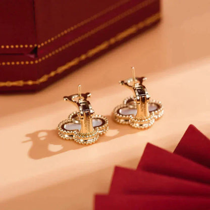 [Love Lucky]CLOVER MEDIUM 1 MOTIFS  WHITE MOP STUD EARRINGS