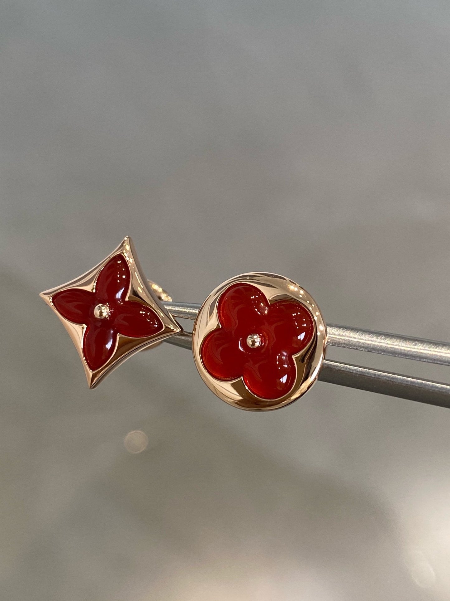 [Love Lucky]STAR AND SUN PINK GOLD CARNELIAN STUD EARRINGS