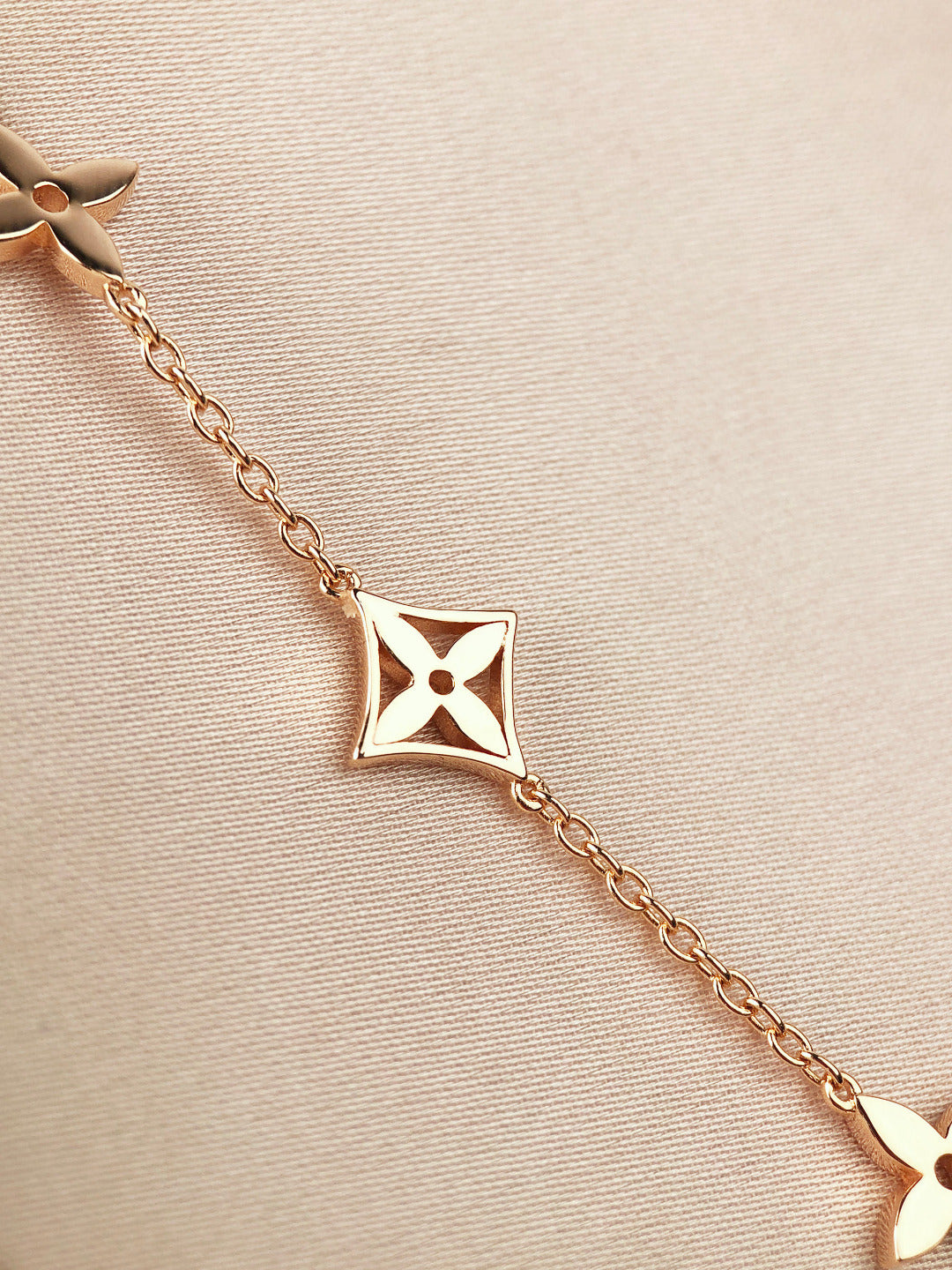 [Love Lucky]STAR AND SUN 7 MOTIFS GOLD BRACELET