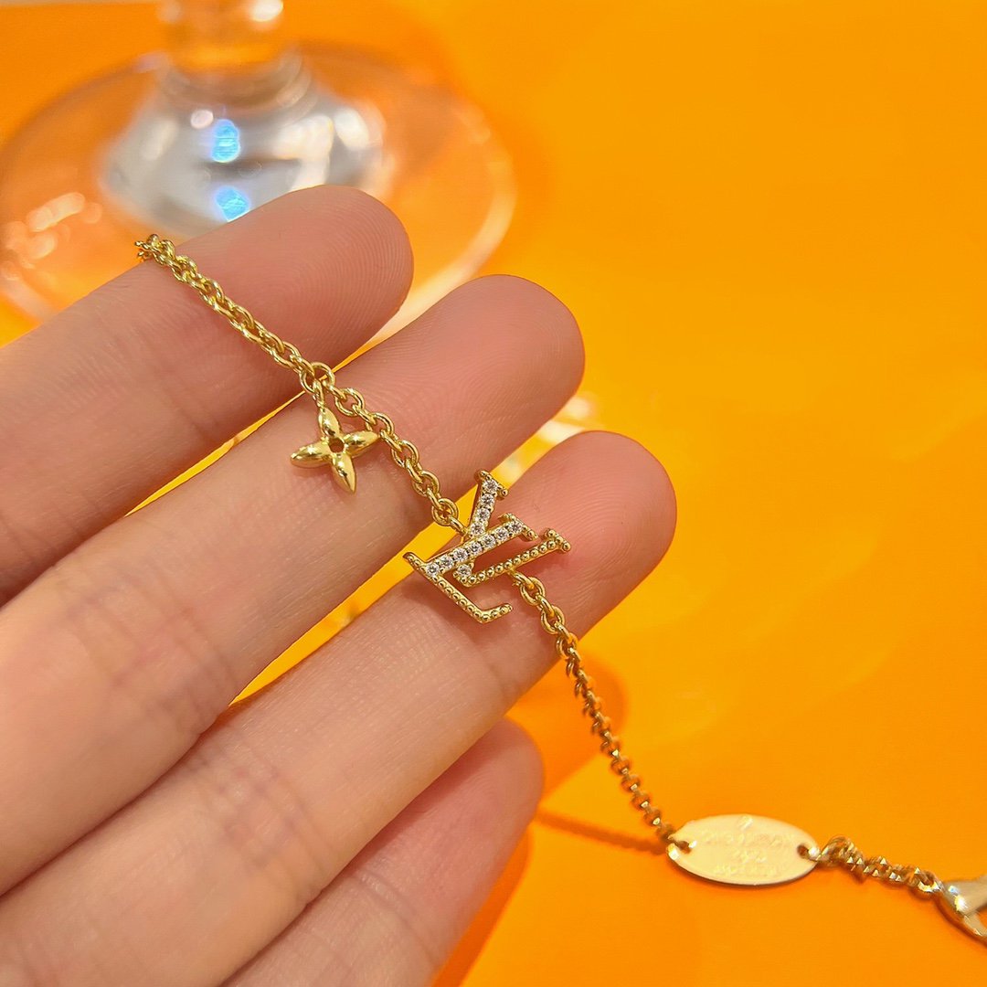[Love Lucky]LOGO STAR MOTIF GOLD BRACELET