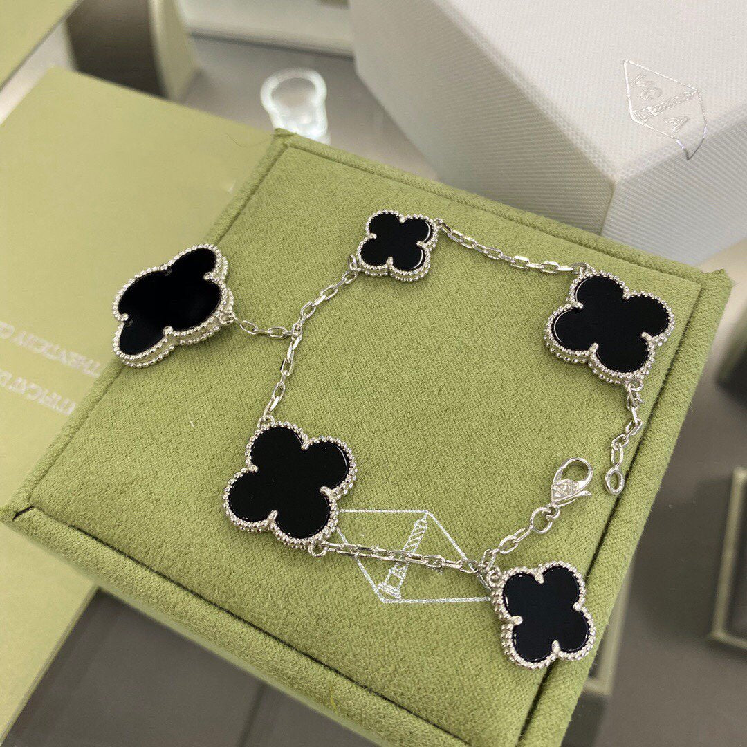 [Love Lucky]CLOVER 5 MOTIFS SIVLER ONYX BRACELET