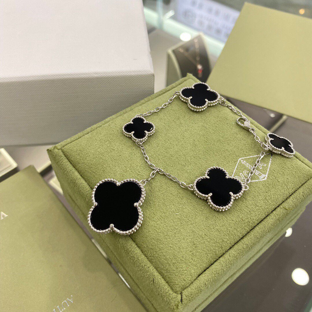 [Love Lucky]CLOVER 5 MOTIFS SIVLER ONYX BRACELET