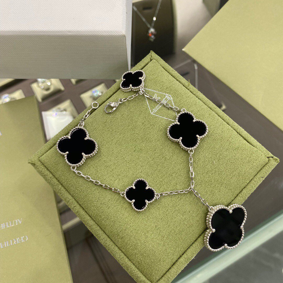[Love Lucky]CLOVER 5 MOTIFS SIVLER ONYX BRACELET